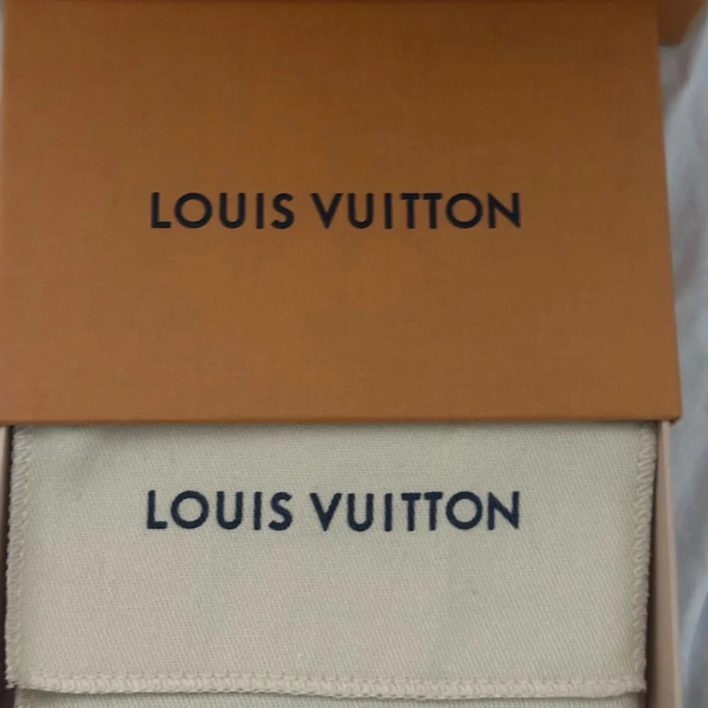Louis Vuitton Monogram Key Pouch NWT M62650 - Picture 5 of 9
